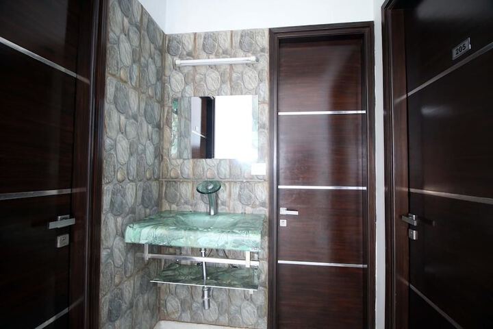 Room 12 of 14