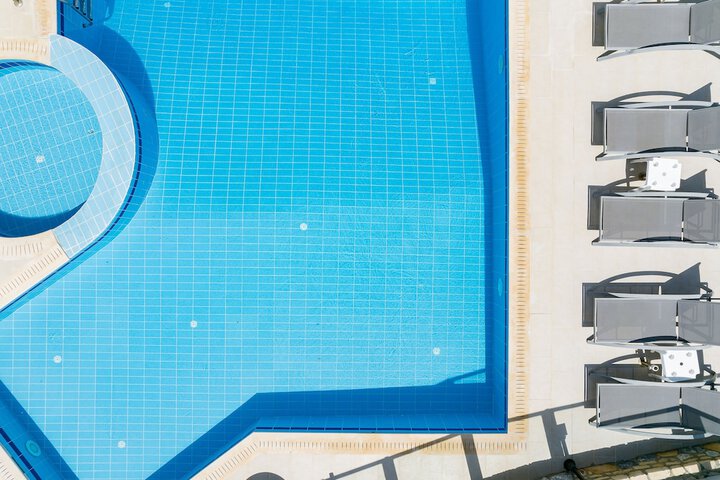 Pool 52 of 69
