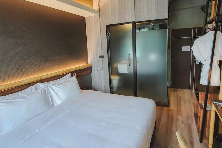Room 48 of 98