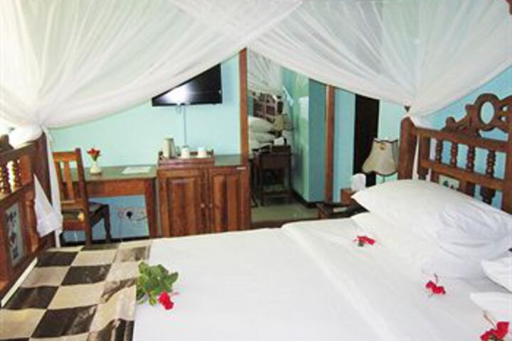Room 10 of 32