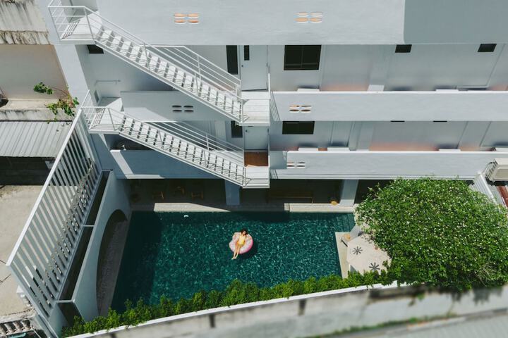Pool 39 of 63