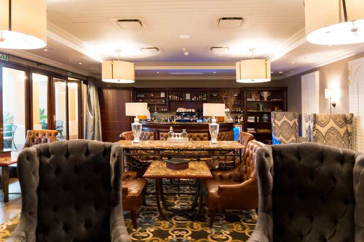 Lounge 63 of 86