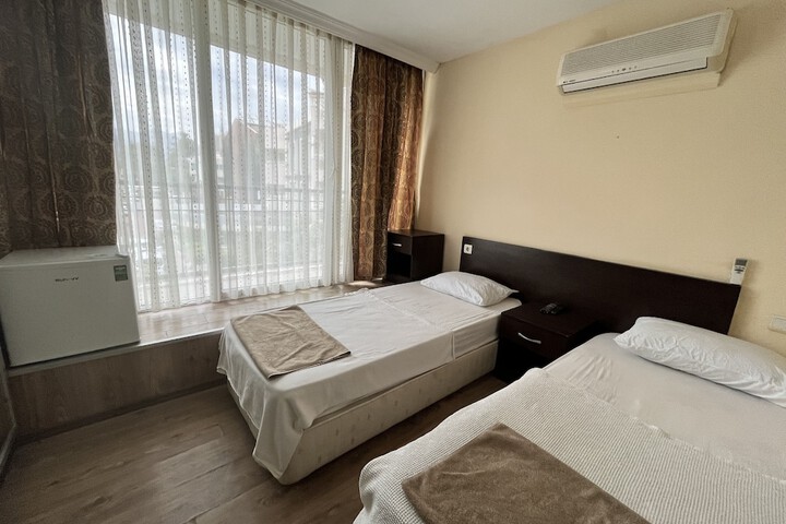 Room 12 of 17