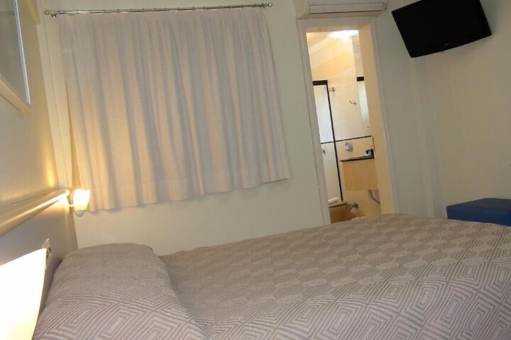 Room 2 of 36