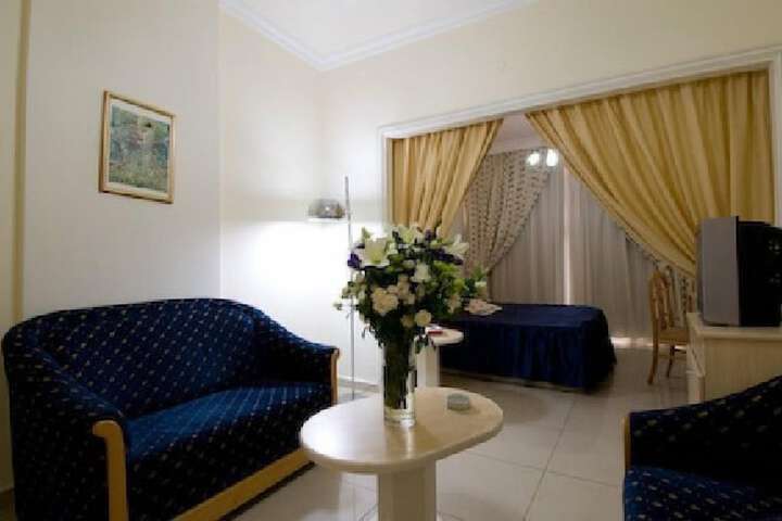 Room 28 of 42