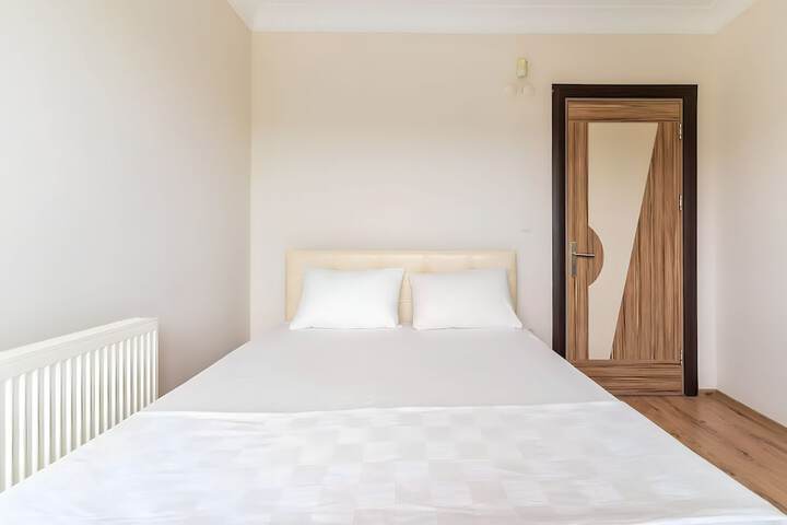 Room 13 of 40