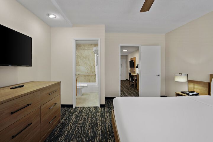 Room 11 of 42