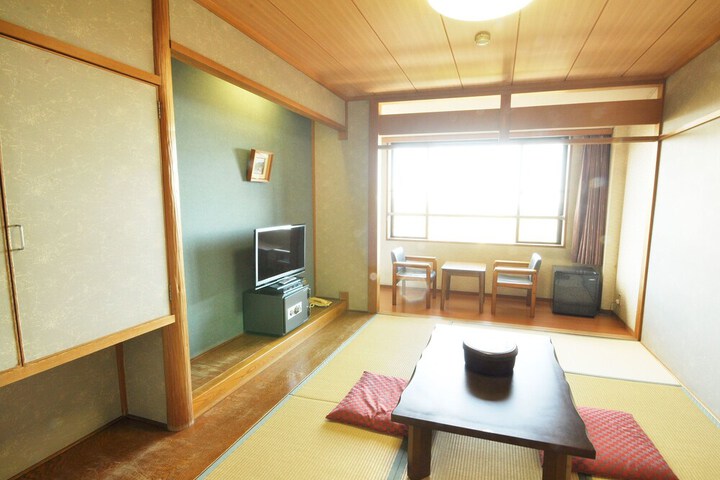 Room 5 of 36