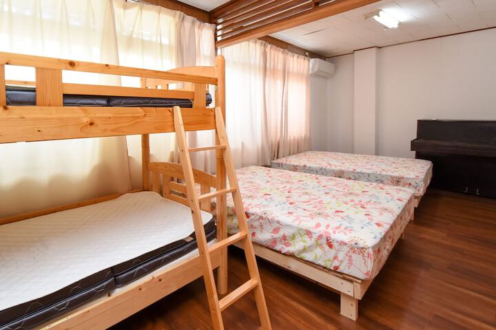 Room 7 of 17