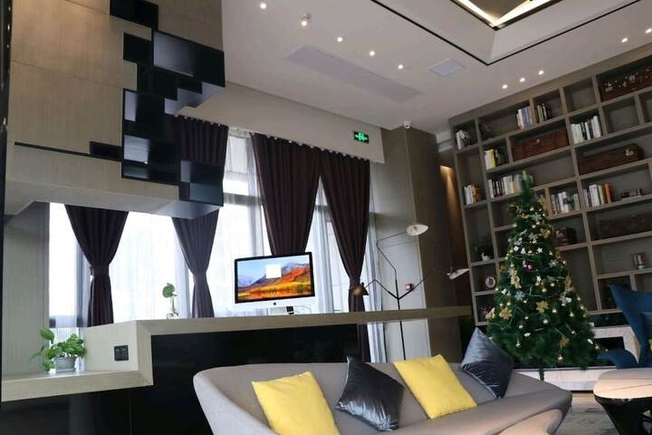 Hotel Interior 2 of 33
