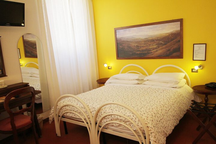 Room 32 of 100