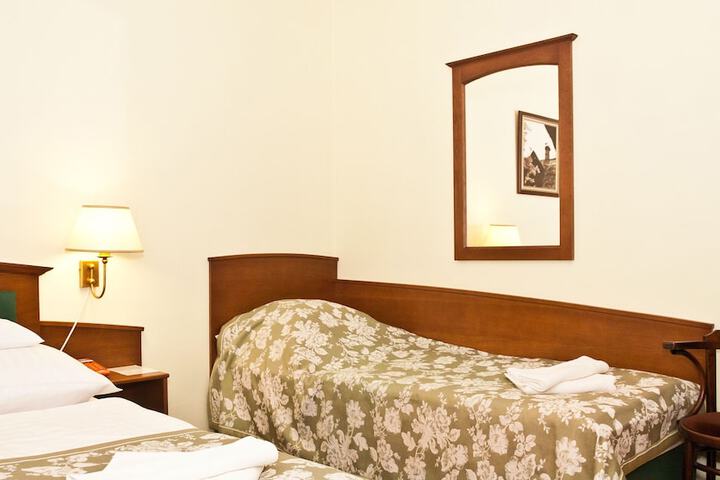 Room 8 of 67