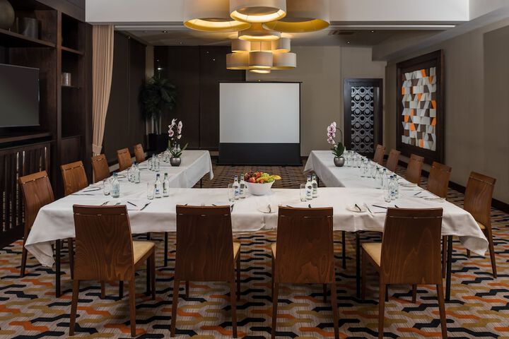 Dining 47 of 70