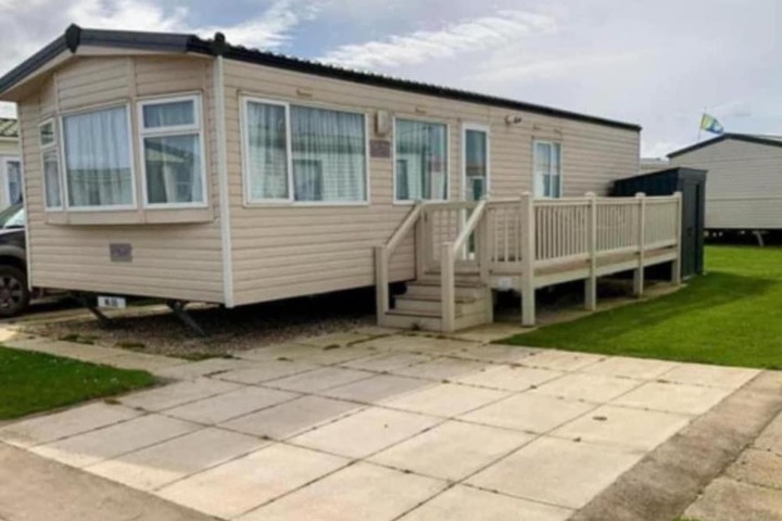 Lodge - Sleeps 6 - Patio - Parking - Beach Close in Skegness
