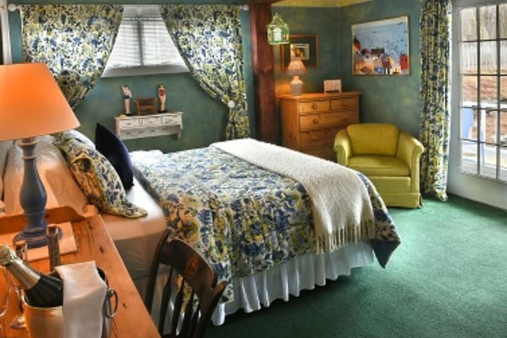 Room 45 of 148