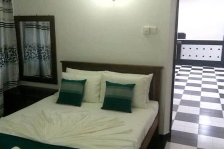 Room 6 of 20