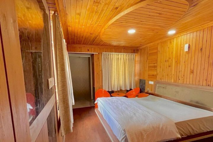 Room 4 of 14