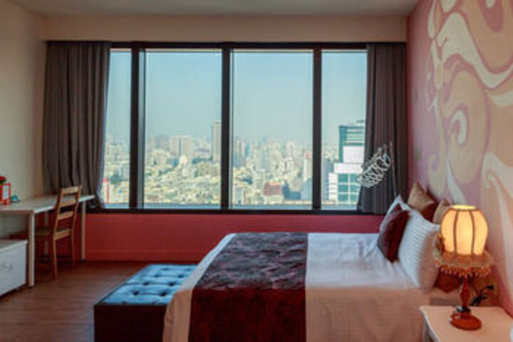 Room 42 of 89
