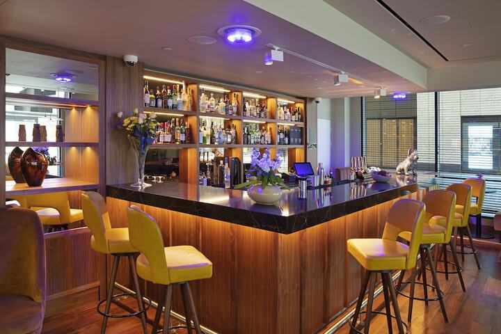 Lounge 58 of 70