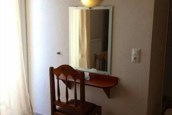 Room 4 of 58