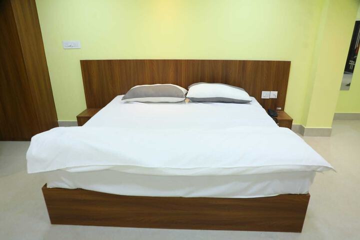 Room 5 of 27