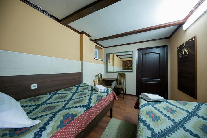 Room 46 of 79