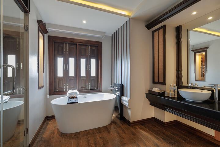 Room 30 of 46