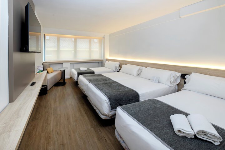 Room 10 of 82