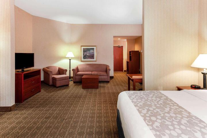 2 Double Beds Pet Friendly Room (5 of 9)