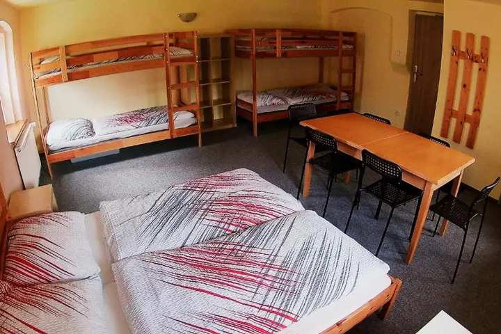 Room 7 of 28
