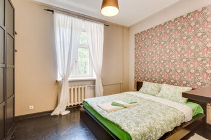 Room 16 of 19