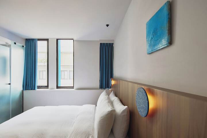 Room 34 of 95