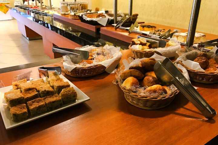 Breakfast/Coffee Service 26 of 38