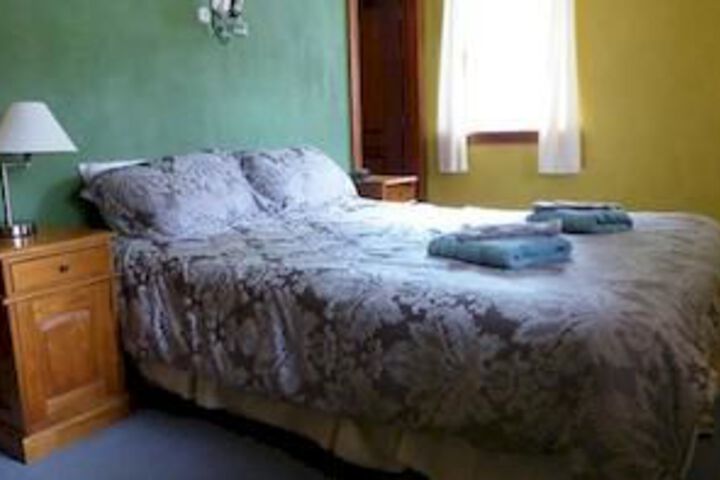 Room 6 of 17