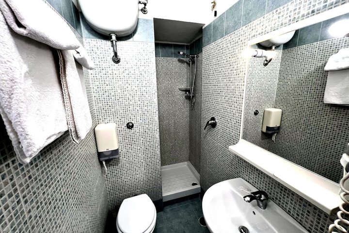 Room 36 of 40