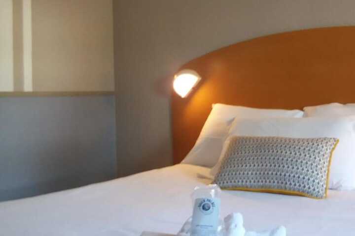 Room 15 of 32