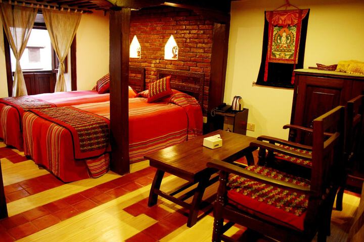 Room 4 of 33