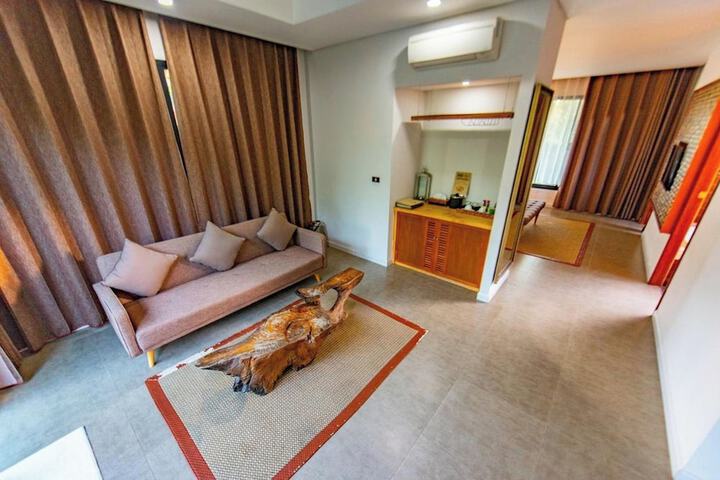 Room 16 of 107