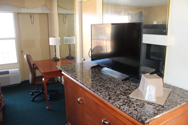 Studio with 2 Double Beds (7 of 15)