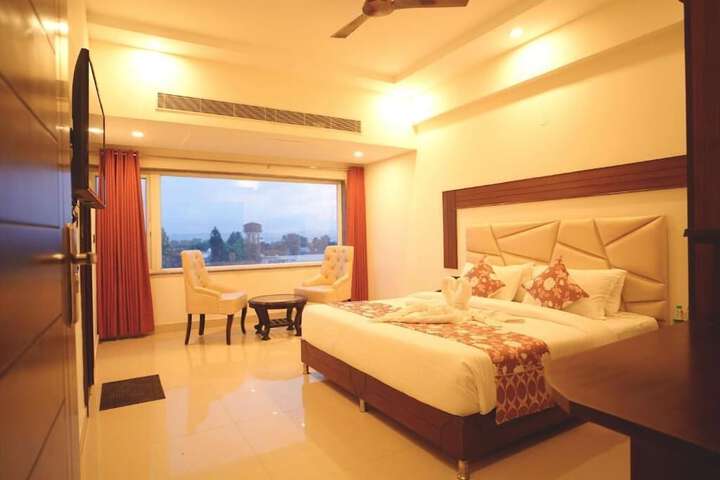 Room 5 of 17