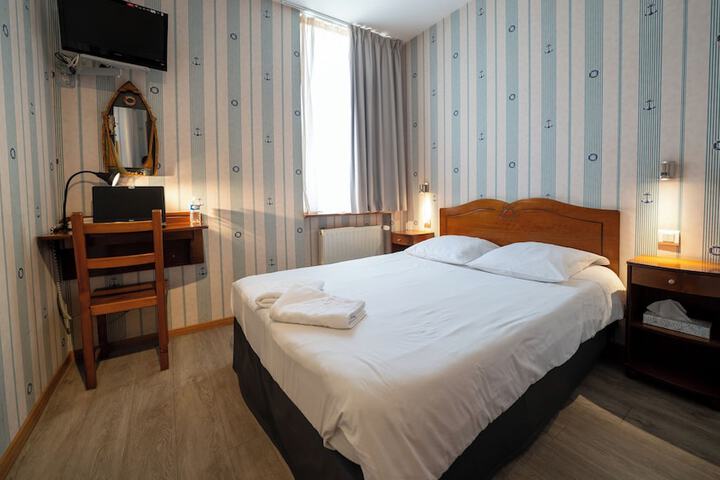 Room 10 of 45