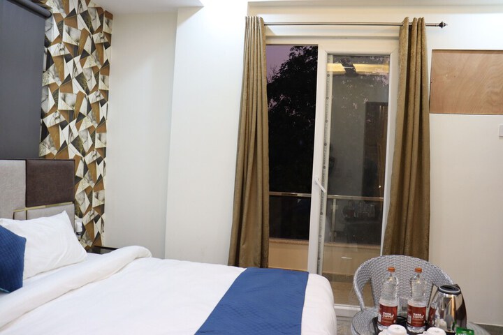 Room 10 of 30