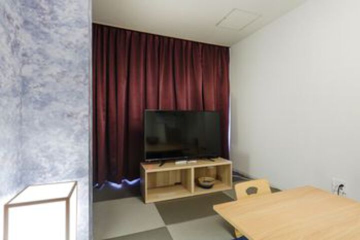 Room 98 of 182