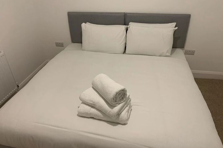 Room 2 of 17