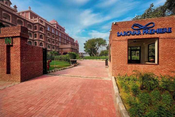 Hotel Exterior 57 of 63