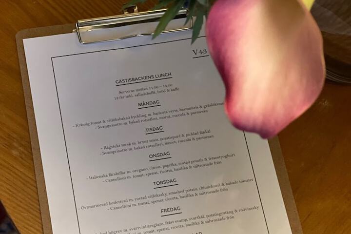 Dining 14 of 20