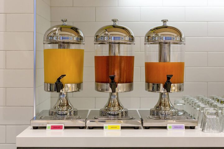 Breakfast/Coffee Service 56 of 100