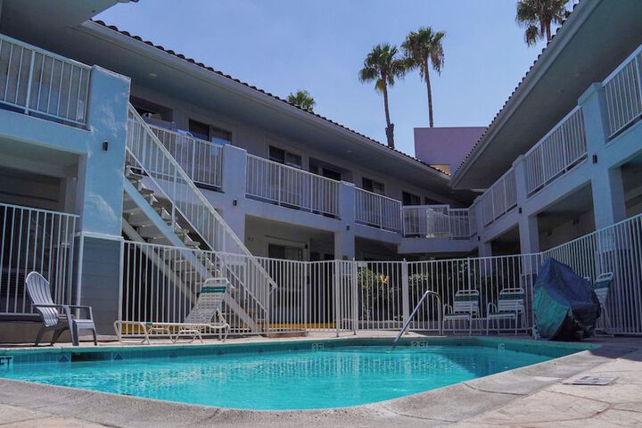 Pools & Facilities