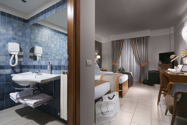 Room 16 of 41