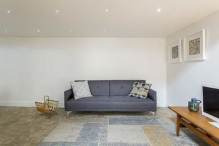 Room 10 of 11